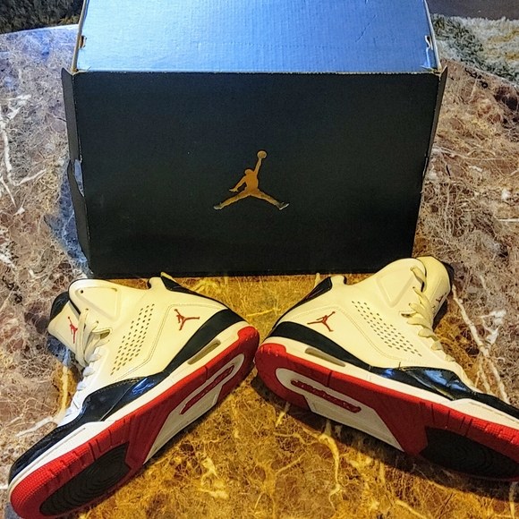 Air Jordan SC-3 Flight Basketball Sneakers - Picture 7 of 11